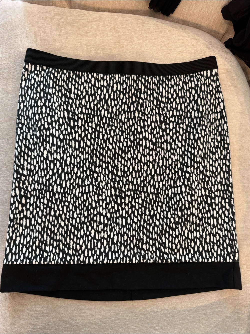 Rafaella Black and White Printed Pencil Skirt size 8P